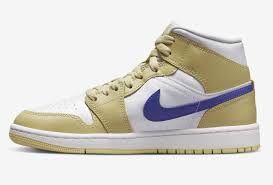 WMNS Air Jordan 1 MID