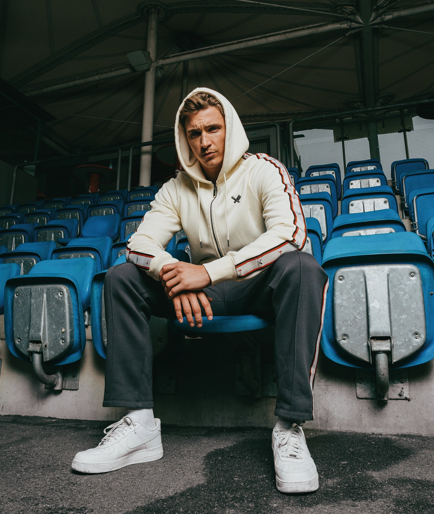 Bundesliga x distorted people